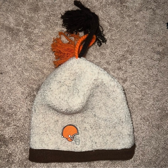 NFL Game Day Cleveland Browns Tan Popcorn Beanie Hat - Picture 3 of 7